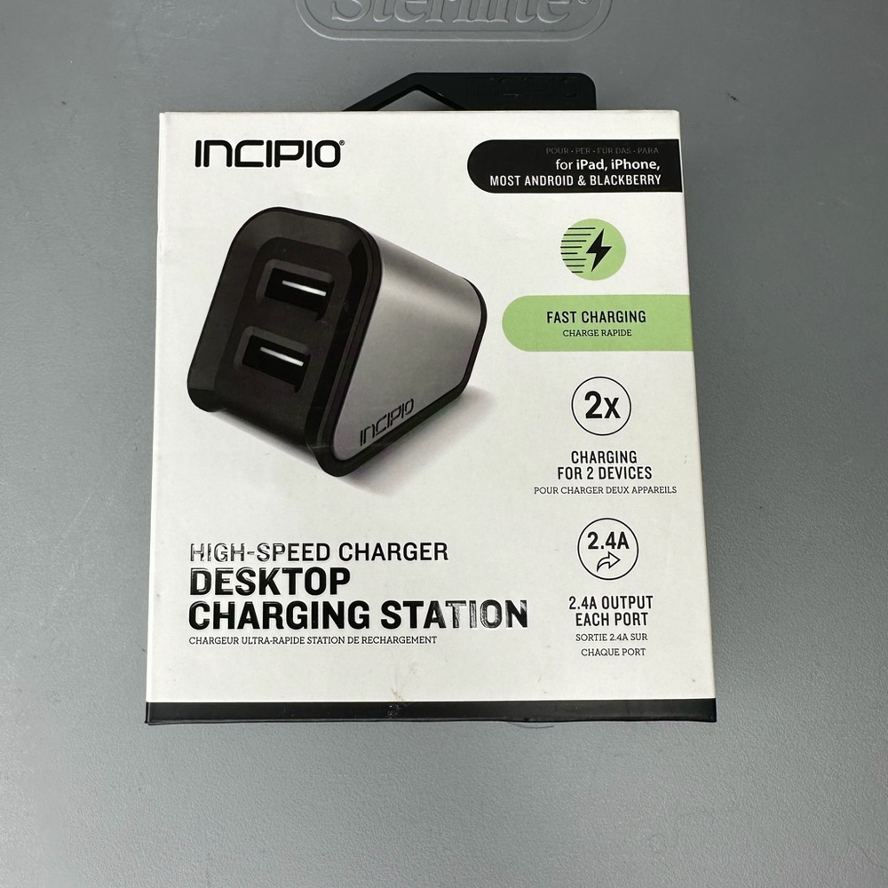 Incipio High-Speed Charger Desktop Charging Station USB 2.4A Output Per Port
